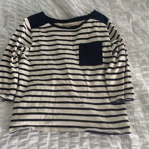 Quarter sleeve strip shirt